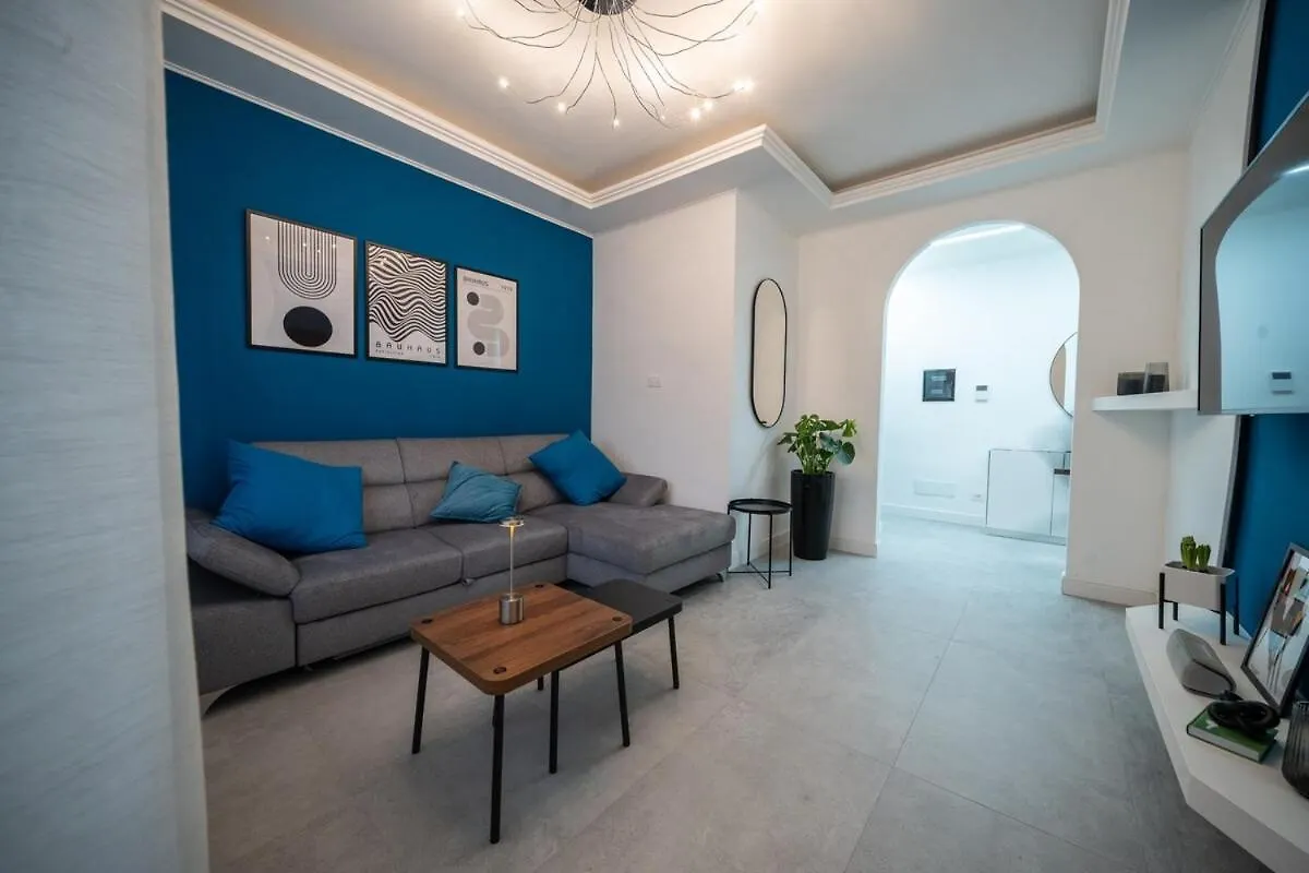 Parking - Design - Caesar House Apartment Bergamo Italy